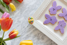 Nora Fleming Mini, a tisket a tasket